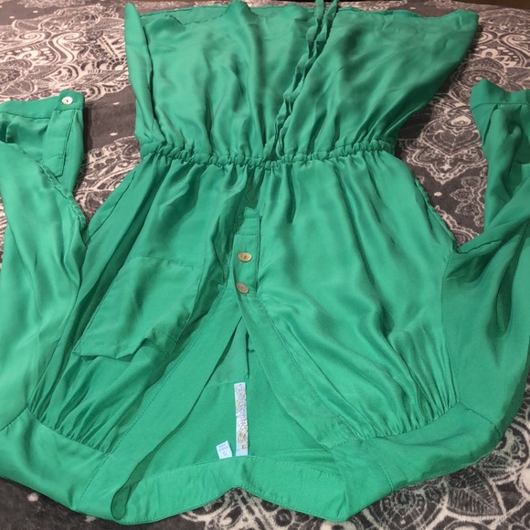 Long sleeve green short dress - Picture 2 of 3